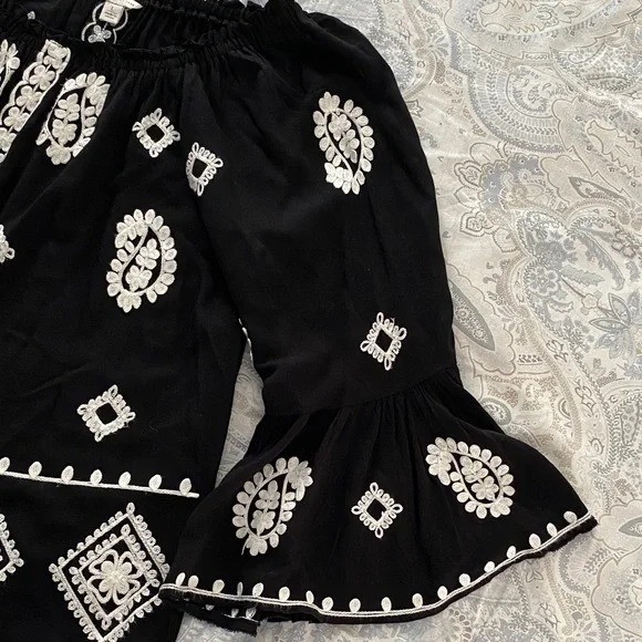 Cato Black Blouse with White Embroidery - Picture 4 of 5